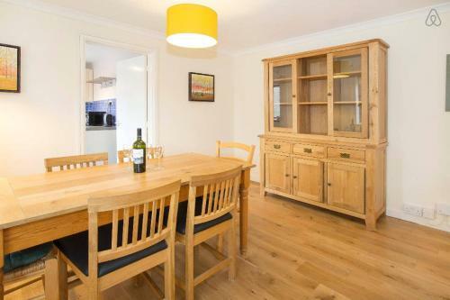 Bright Oxford Apartment