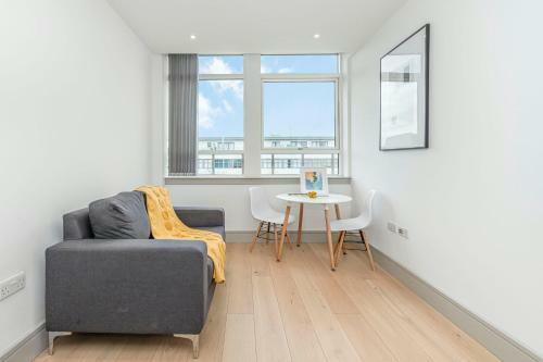 Newly Onboarded Modern One Bed Apartment In Broad House, Harrow