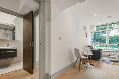 Newly Onboarded Modern One Bed Apartment In Broad House, Harrow