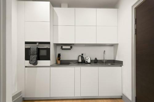 Newly Onboarded Modern One Bed Apartment In Broad House, Harrow