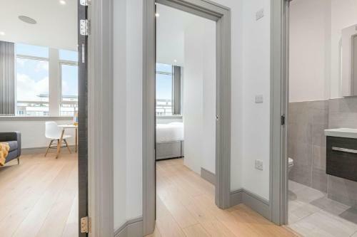 Newly Onboarded Modern One Bed Apartment In Broad House, Harrow