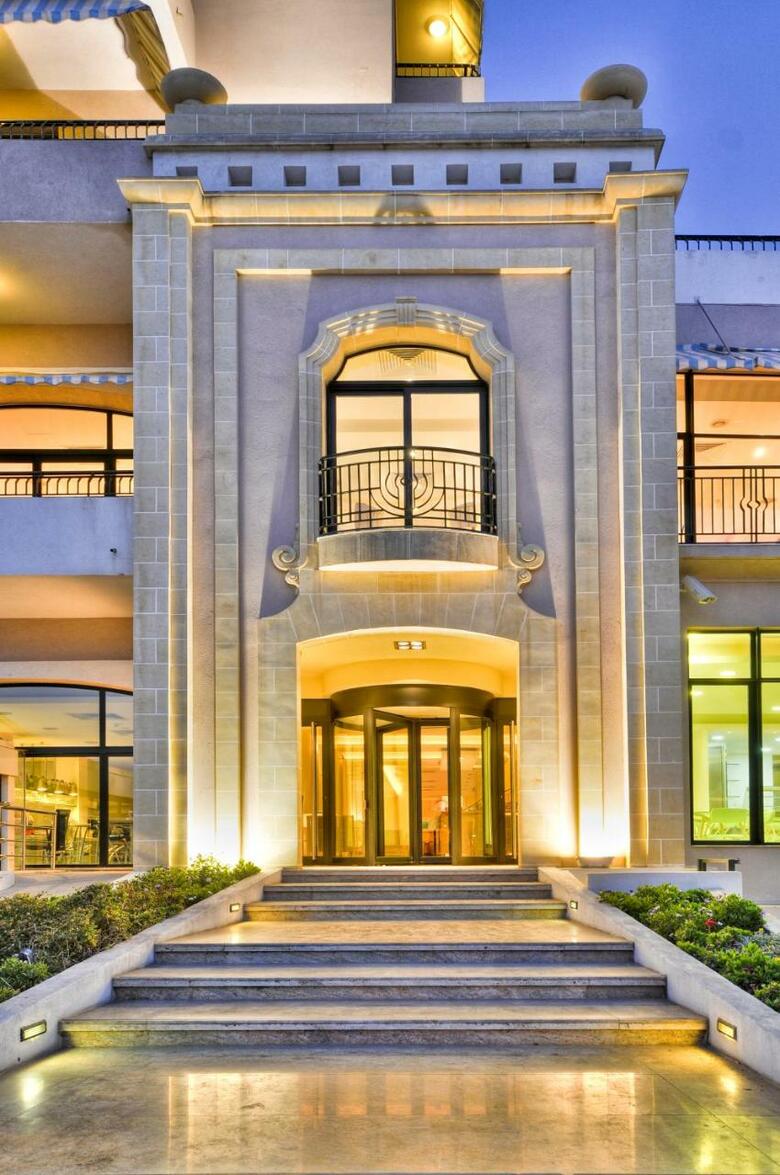 Calypso Hotel