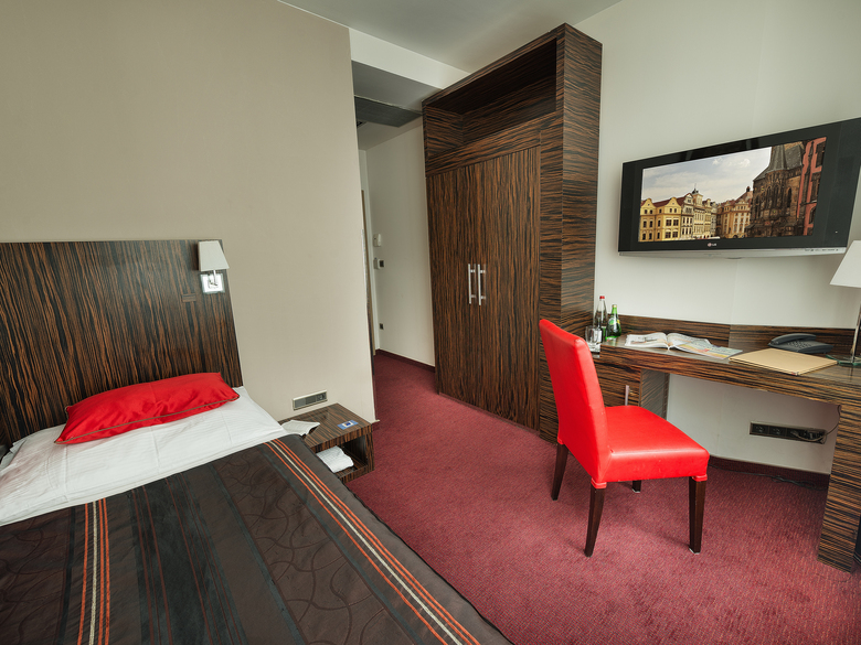 Ea Hotel Crystal Palace