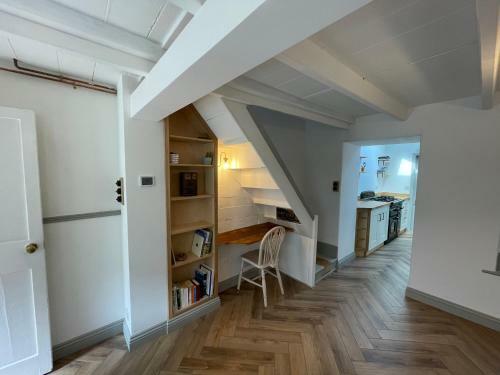 Newly Finished Period Cottage In Central Location