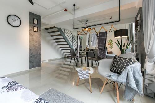 Apartamento Pinnacle Duplex@6pax-5m Walk To Paradigm Mall+wifi