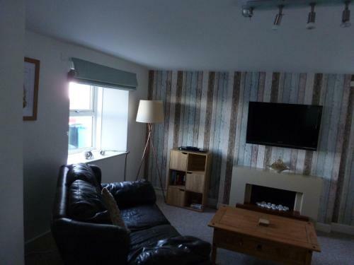 Poppys Cottage - A Charming Seafront Cottage