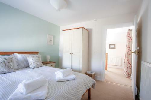 Berry Hall Cottage - 2 Bedroom Cottage - Port Eynon