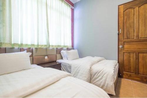 Villa 6, Persiaran Tanjung Bunga 3