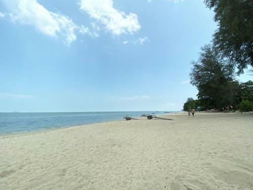 Apartamento By The Sea Beachfront Home