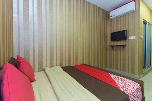 Oyo 439 Night Queen Hotel