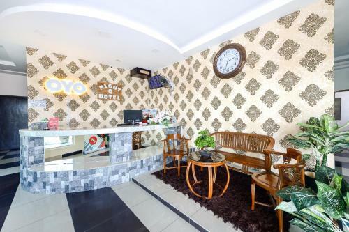 Oyo 439 Night Queen Hotel