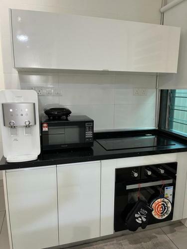 Five Bedrooms Residential Home With Free Wifi