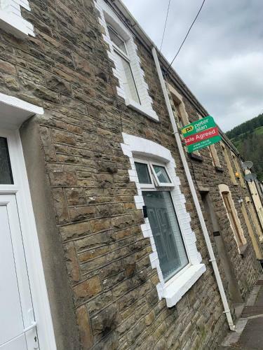 Miners Cottage Wales Sleep 8 Log Burner Pool Table