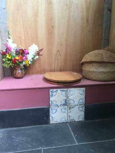 Hostal Sky View Shepherd's Huts With Woodburning Hot Tub