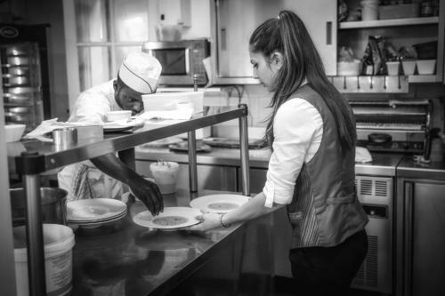 Hotel Logis H�tel Les Voyageurs