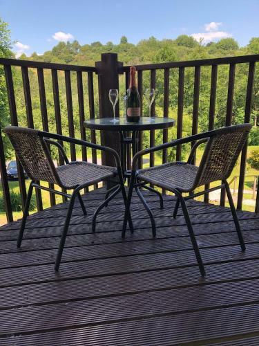 The Nineteenth, Oakridge St Mellion, Free Golf/spa