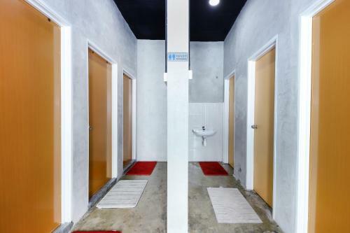Hotel Spot On 89956 The Blue Malacca