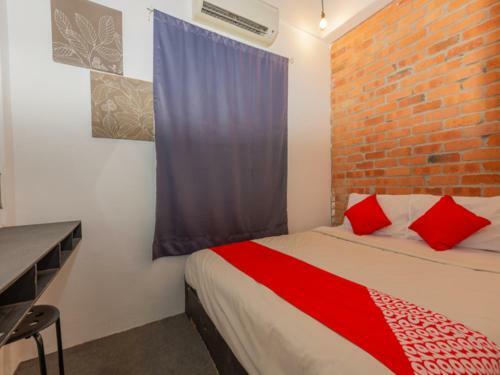 Oyo 44032 Zzz Hotel