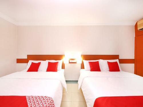 Oyo 764 Hotel Famous Inn