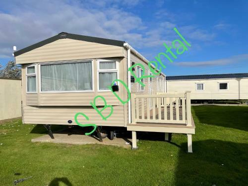 Summer Breeze Deluxe Caravan Rental