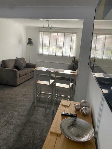 Riverside Park Ground Floor Apartment - St Neots