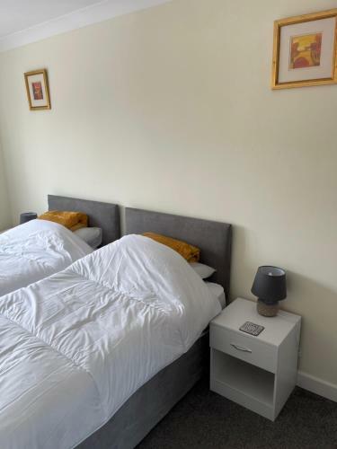 Modern 2 Bed House Close To Chester City Centre, Racecource And Zoo