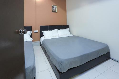 Oyo Home 90244 Dkeris 2bhk Apartment