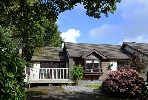Valley Retreat - Peaceful Location, Walk To Beach, Parking