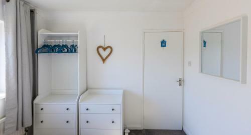 Brook Cottage 1.5 Miles From The Beach