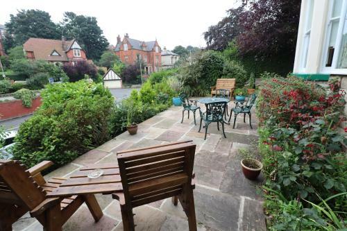 Bed & Breakfast The Raincliffe Hotel