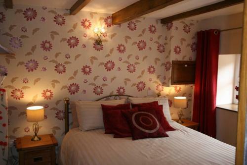 Larch Cottage, Ruston Dog Friendly With Hot Tub