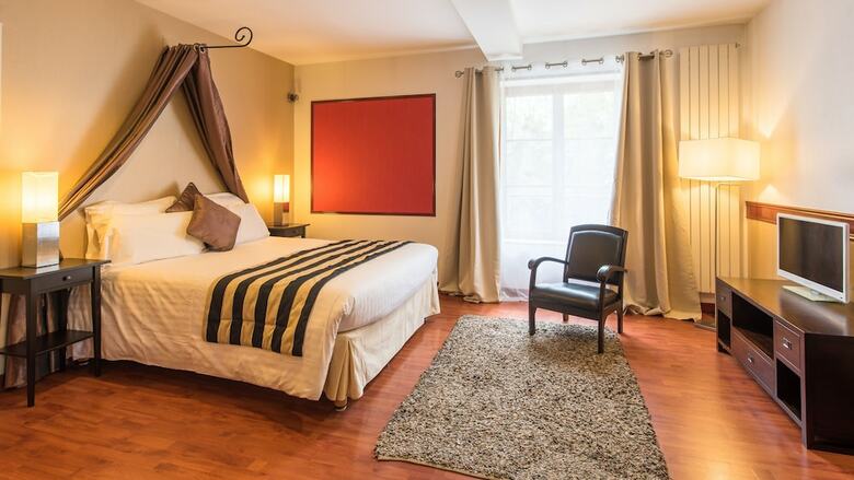 Hotel Domaine De Valmont