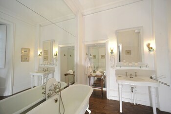 Hotel Chateau De Canisy