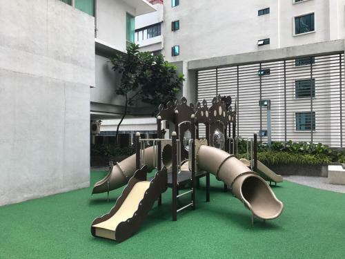 Hostal Urban Suites @ Swiss Garden Residence