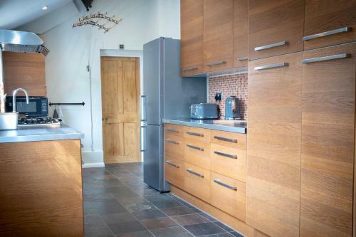 2 Bedroom Stamford Home With Parking