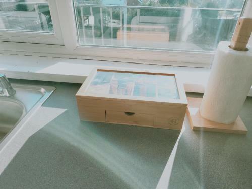 Beautiful 2-bedroom Service Apartment With Free Parking