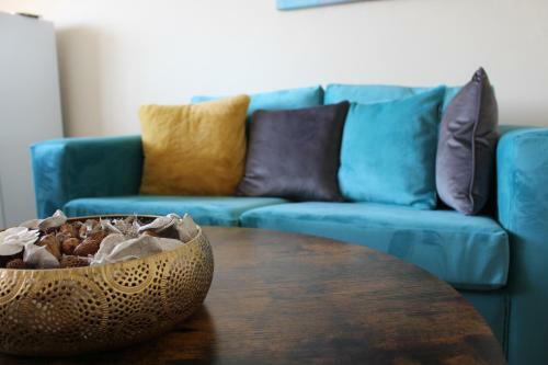 Beautiful 2-bedroom Service Apartment With Free Parking