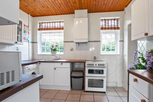 Staywhenever Nwt- 4 Bedroom House, King Size Beds, Sleeps 9