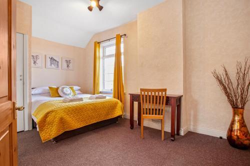 Staywhenever Nwt- 4 Bedroom House, King Size Beds, Sleeps 9