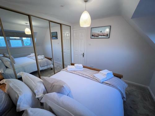 *new* Farthings, Luxurious 4 Bedroom Home!!