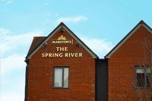 Luxury 2 Bed Apartment With Parking Near London