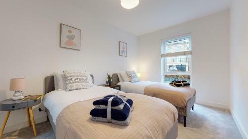 Luxury 2 Bed Apartment With Parking Near London