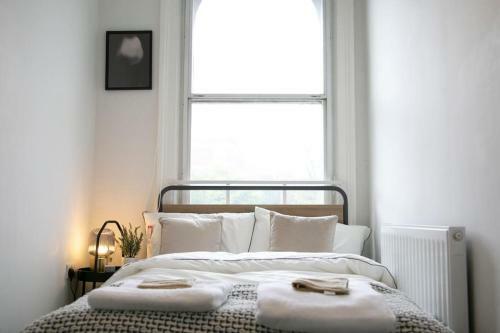 Fortunae's Cosy Apartment- By Fang