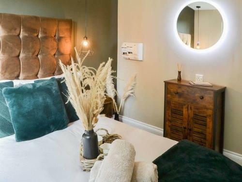 Aintree Lodge - Hot Tub - Northumberland