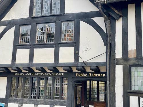 Fabulous 2 Bed Character Property Close To Town