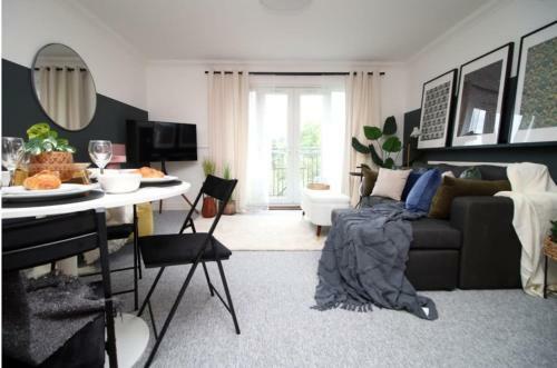 Queensgate By Mia Living 2 Bedroom Apartment