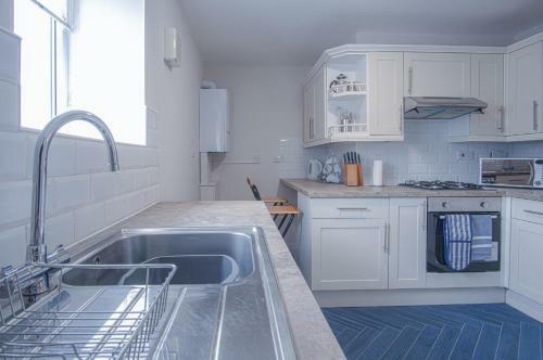 Starfish Apartment - 2 Bedroom Apartment - Tenby