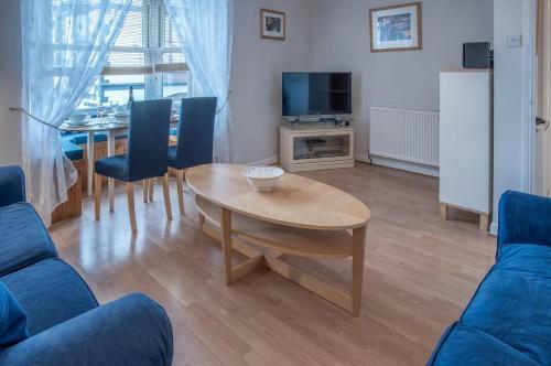 Starfish Apartment - 2 Bedroom Apartment - Tenby