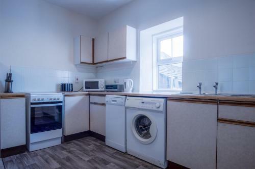 Dragons Den - 2 Bedroom Apartment - Tenby