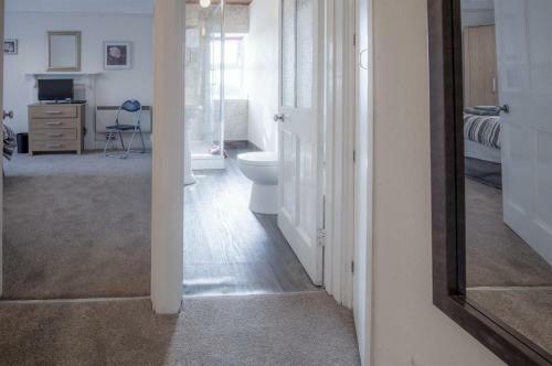Dragons Den - 2 Bedroom Apartment - Tenby